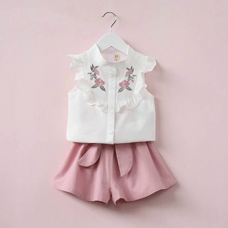 Oklady 2019 summer Korean baby girls clothing set children heart shirt+bow shorts suit 2pcs kids floral bow clothes set suit
Oklady 2019 summer Korean baby girls clothing set children heart shirt+bow shorts suit 2pcs kids floral bow clothes set suit
