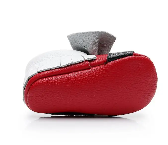 New genuine cow leather baby shoes santa button baby moccasins cute white bow red bottom shoes first walker Christmas gift
New genuine cow leather baby shoes santa button baby moccasins cute white bow red bottom shoes first walker Christmas gift