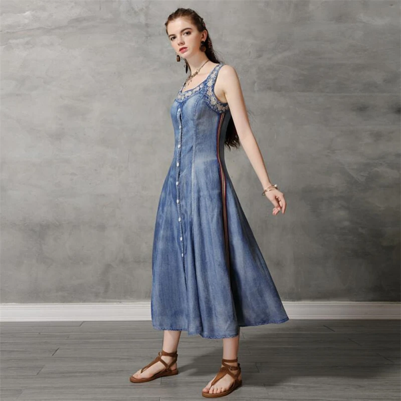 New Women Summer Denim Vest dress Long Dress Sexy Backless Party Fashion embroidery leisure Single-breasted Dress vestido mujer
New Women Summer Denim Vest dress Long Dress Sexy Backless Party Fashion embroidery leisure Single-breasted Dress vestido mujer