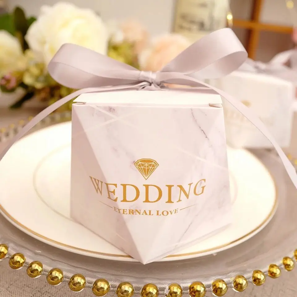 Free Shipping 50pcs Wedding favor and gifts candy boxes with ribbon pink red green diy diamand gift box a gift for guests
Free Shipping 50pcs Wedding favor and gifts candy boxes with ribbon pink red green diy diamand gift box a gift for guests