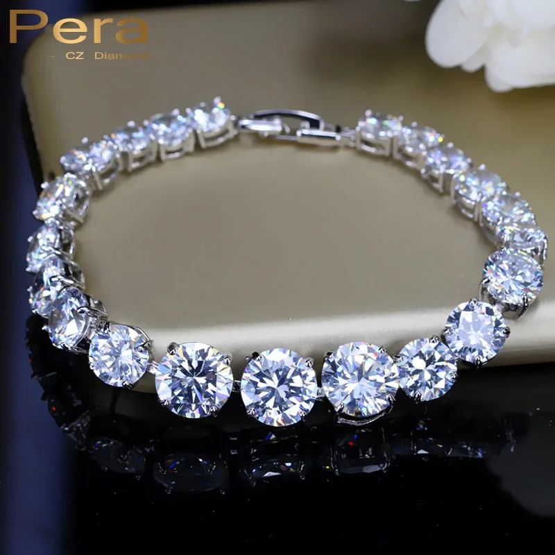Pera 2022 New Fashion Women Chain Link Bracelets Big Round Connected White Cubic Zirconia Inlay Jewelry for Party Gift B063
Pera 2022 New Fashion Women Chain Link Bracelets Big Round Connected White Cubic Zirconia Inlay Jewelry for Party Gift B063