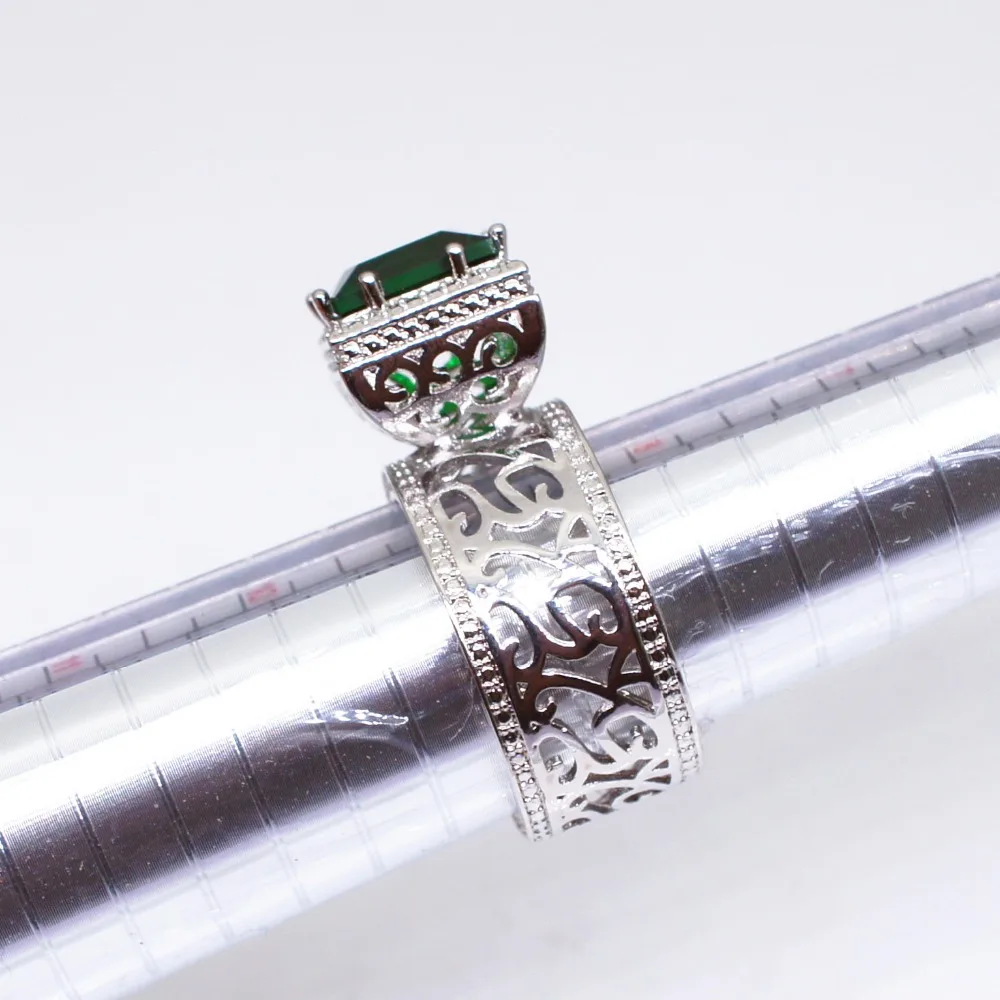 Luxury Big Crystal Green Stone Ring Male Female Silver Color Engagement Ring Vintage Party Wedding Rings For Women
Luxury Big Crystal Green Stone Ring Male Female Silver Color Engagement Ring Vintage Party Wedding Rings For Women