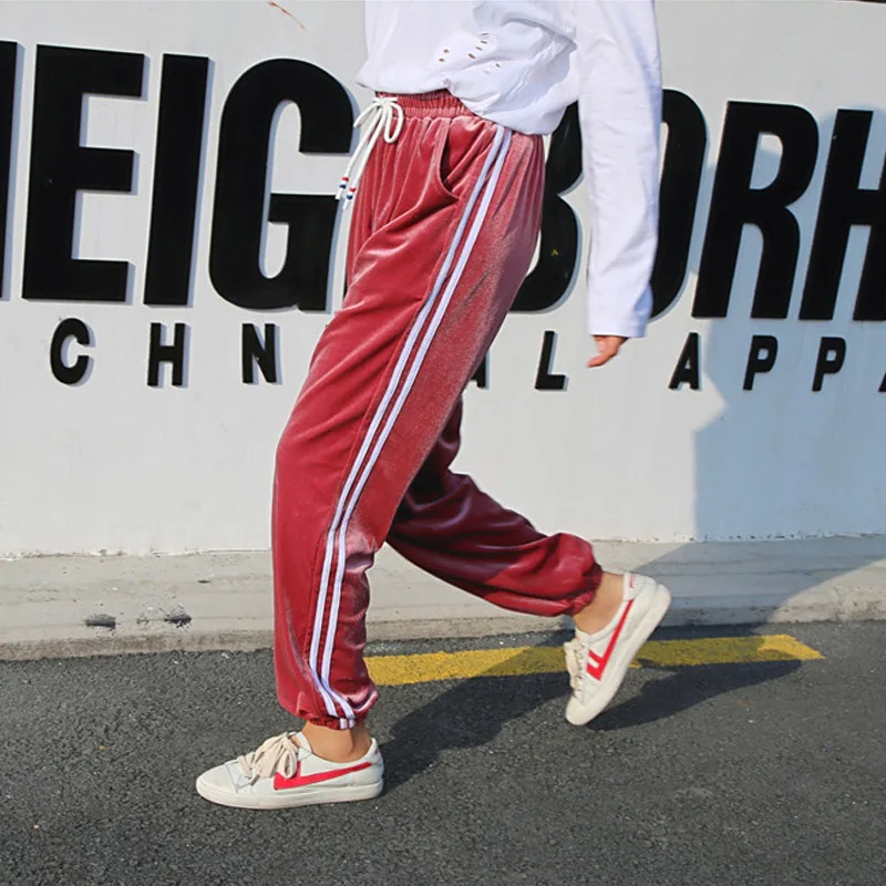 Sweatpants Women Pants 2018 Casual Baggy Pink Side Striped Velvet Autumn Joggers High Waist Lady Trousers Pantalone Femme
Sweatpants Women Pants 2018 Casual Baggy Pink Side Striped Velvet Autumn Joggers High Waist Lady Trousers Pantalone Femme