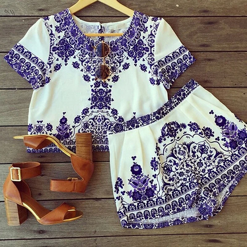 2018 New Vintage Women Casual Printed Blue White Porcelain Pattern Crop Tops&Shorts Ladies Summer Beach Set 2 Pieces Set Suit
2018 New Vintage Women Casual Printed Blue White Porcelain Pattern Crop Tops&Shorts Ladies Summer Beach Set 2 Pieces Set Suit