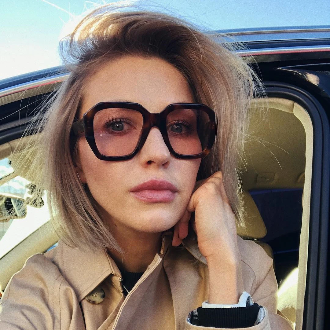 2019 Women Sunglasses Luxury Brand Designer Rivets UV400 Large Sun Glasses for Women Quality Female Lunettes
2019 Women Sunglasses Luxury Brand Designer Rivets UV400 Large Sun Glasses for Women Quality Female Lunettes
