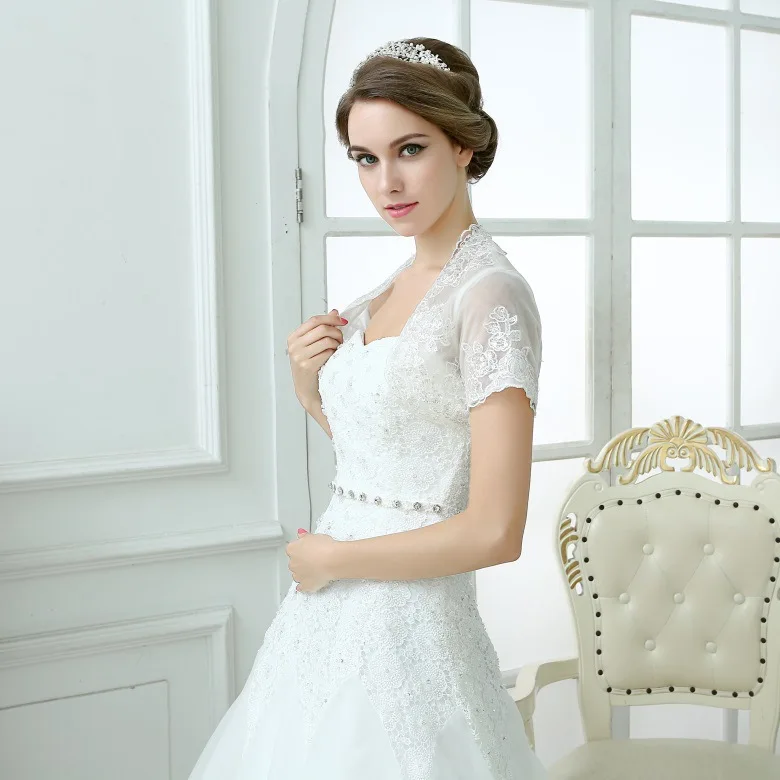 High Quality 2020 Elegant Short Sleeve New Shares of Women Lace Bolero Jacket Wedding Wraps Free Shipping
High Quality 2020 Elegant Short Sleeve New Shares of Women Lace Bolero Jacket Wedding Wraps Free Shipping