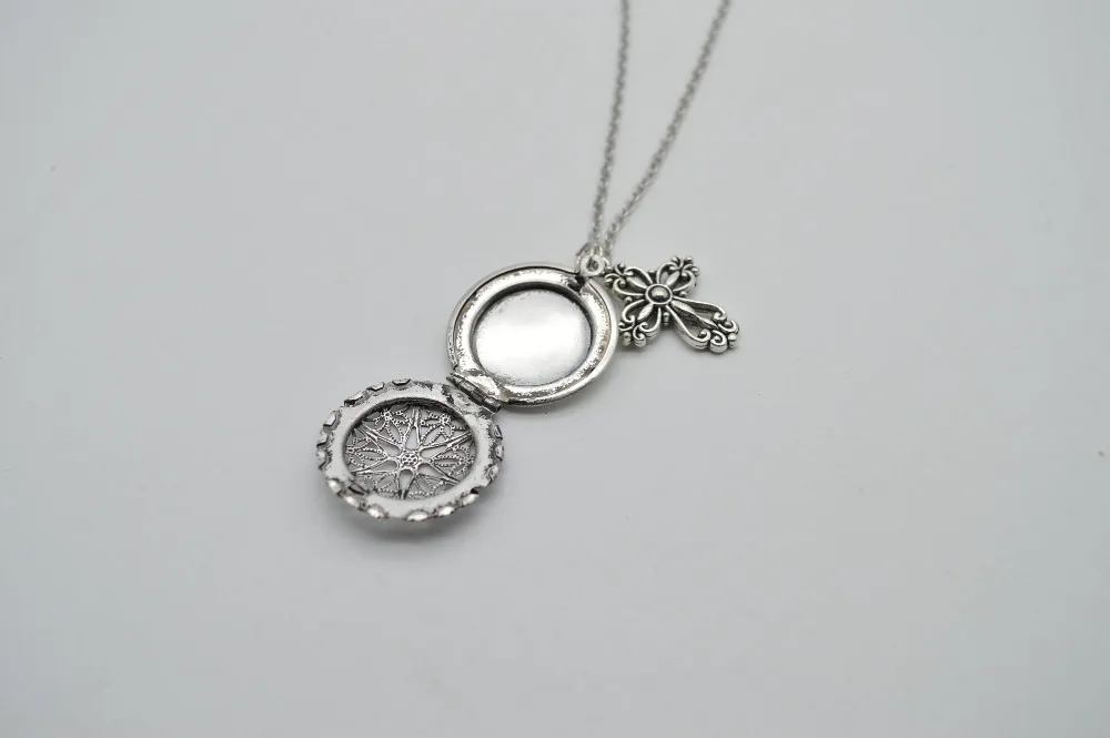 1pcs 27mm Round filigree Locket Pendant Essential Oil Diffuser Necklace Aromatherapy Jewelry For Women Gifts XSH-111 | Украшения и