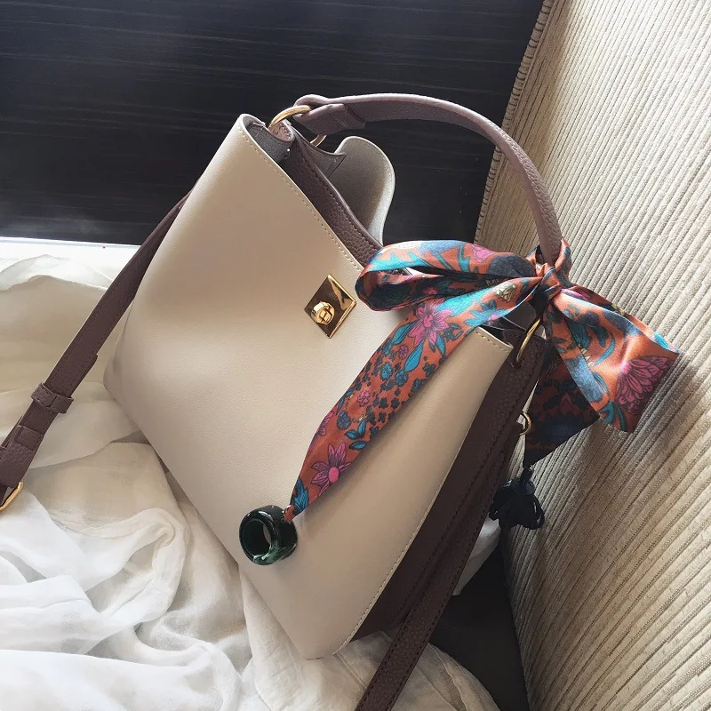 Women's bag 2018 new bucket bags Korean fashion simple portable Shoulder Messenger bag scarf bag
Women's bag 2018 new bucket bags Korean fashion simple portable Shoulder Messenger bag scarf bag