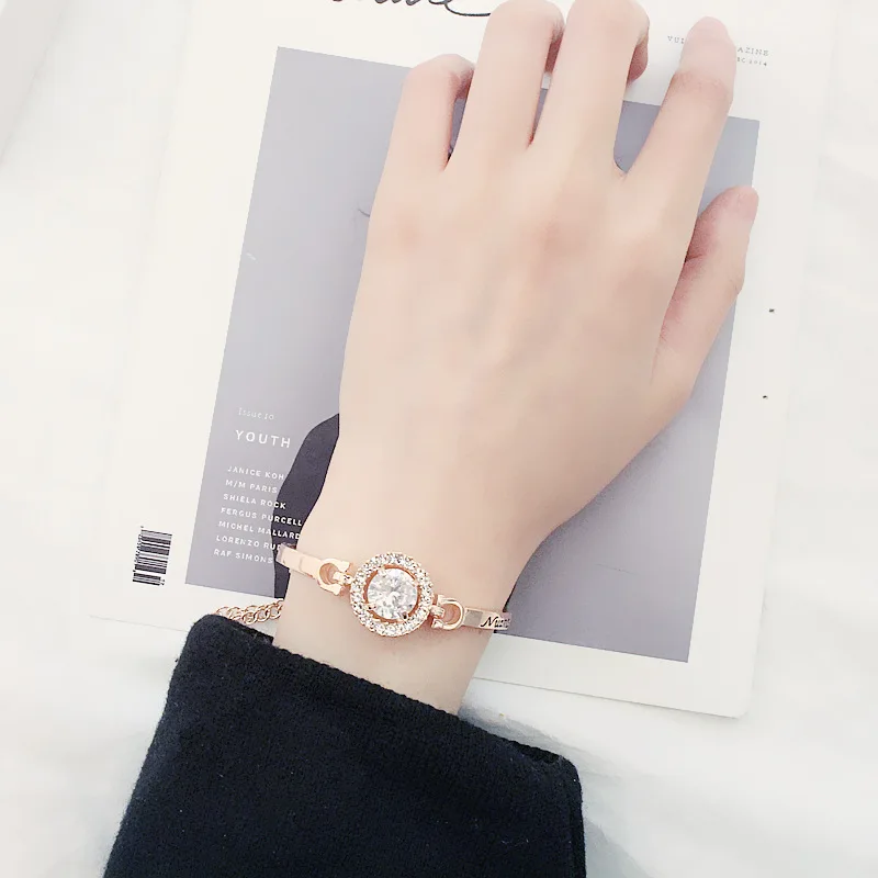Center Big Round Rhinestone Full Bling Crystal Adjustable Bracelets & Bangles for Women
Center Big Round Rhinestone Full Bling Crystal Adjustable Bracelets & Bangles for Women