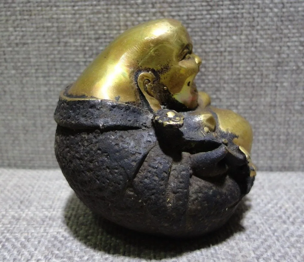 Elaborate Chinese Folk Copper Gild Lucky Wealth Maitreya Rohan Monk Buddha Statue.
Elaborate Chinese Folk Copper Gild Lucky Wealth Maitreya Rohan Monk Buddha Statue.