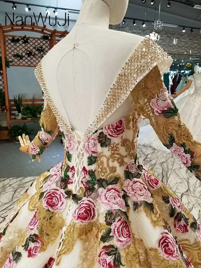 Champagne special dubai puffy party dresses high neck long tulle Long Sleeve lace up back evening dresses can make for muslim
Champagne special dubai puffy party dresses high neck long tulle Long Sleeve lace up back evening dresses can make for muslim
