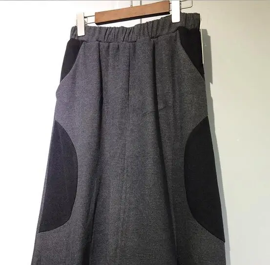 The new male loose hanging fork across pants with thick woolen cloth stitching harlan men's trousers fashion and personality
The new male loose hanging fork across pants with thick woolen cloth stitching harlan men's trousers fashion and personality