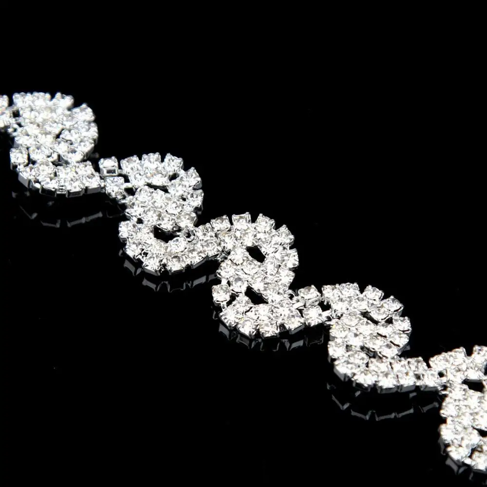 5Yards Rhinestone Applique Beaded Crystal Trim Sewing On For Wedding Evening Dresses Silver Gold
5Yards Rhinestone Applique Beaded Crystal Trim Sewing On For Wedding Evening Dresses Silver Gold