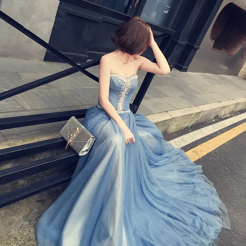 New Fashion Sweetheart Court Train Long Blue Dress Beading Crystal A-Line Woman Long Dress Elegant Evening Tulle Caftan Dress
New Fashion Sweetheart Court Train Long Blue Dress Beading Crystal A-Line Woman Long Dress Elegant Evening Tulle Caftan Dress