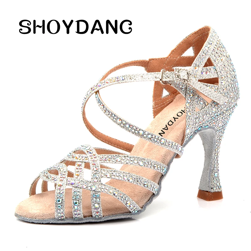Rhinestone Latin Dance Shoes Women Salas Ballroom Shoes Pearl High Heel Waltz Software Shoes Hot Sale
Rhinestone Latin Dance Shoes Women Salas Ballroom Shoes Pearl High Heel Waltz Software Shoes Hot Sale