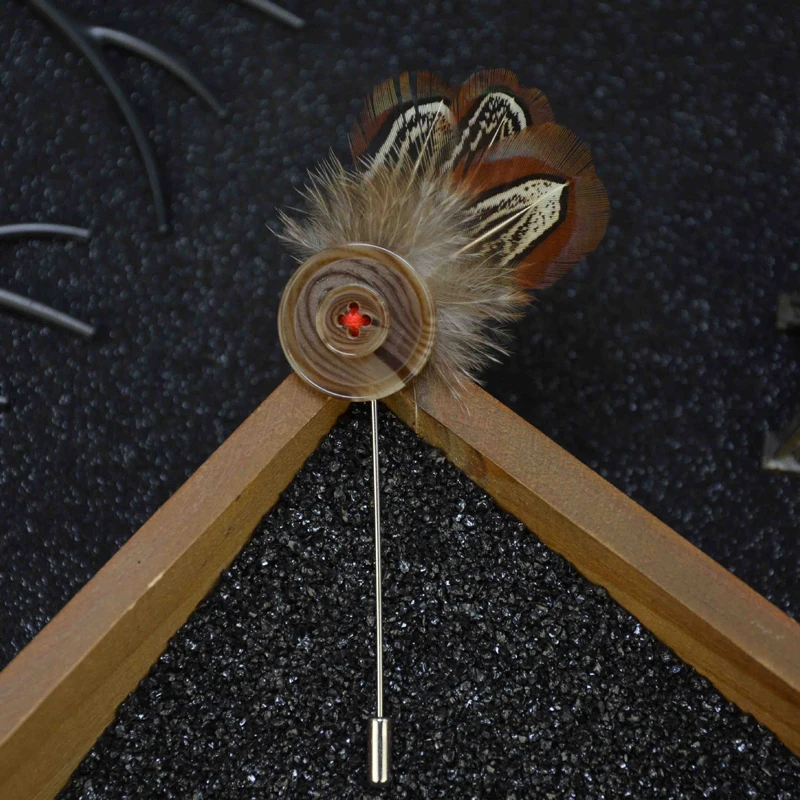 Vintage Handmade Button Feather Brooches for Men Brooch Pins Decorative Pin Wedding Party Lapel Pins Accessories
Vintage Handmade Button Feather Brooches for Men Brooch Pins Decorative Pin Wedding Party Lapel Pins Accessories
