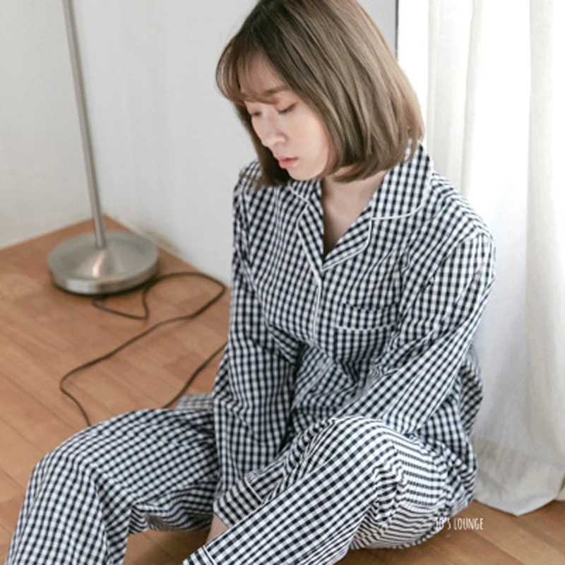 Black and white square Japanese couple pajamas women autumn and winter new cotton men and women long-sleeved home service suit l
Black and white square Japanese couple pajamas women autumn and winter new cotton men and women long-sleeved home service suit l