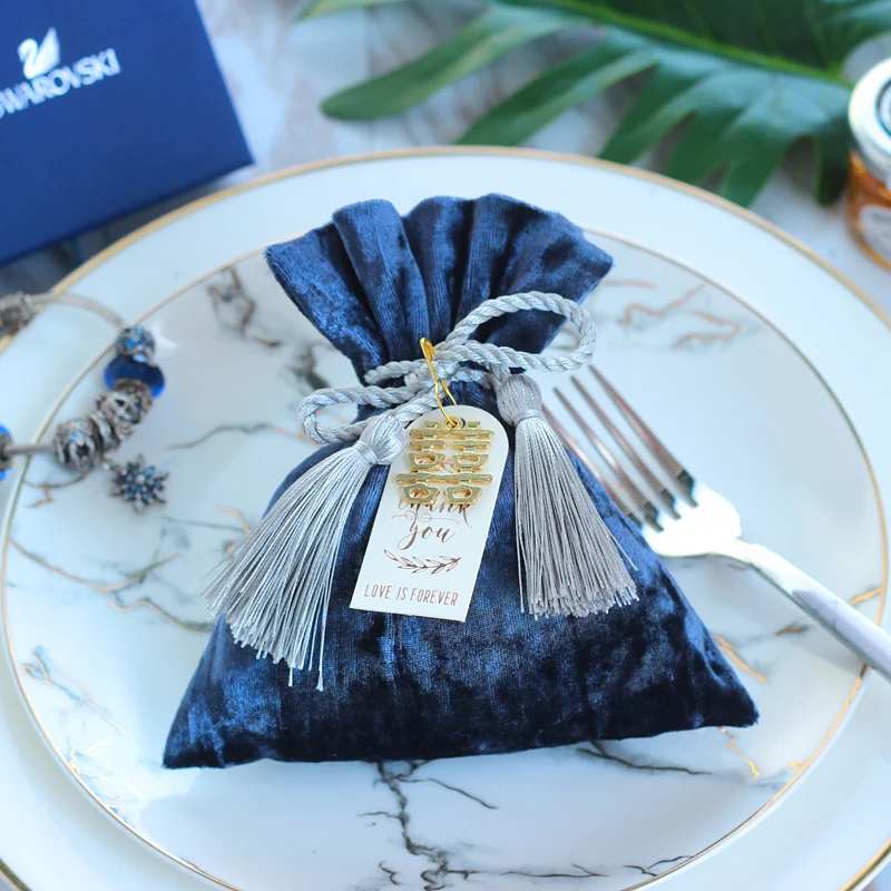 Gold Velvet Gift Bag Drawstring Wedding Party Favors Candy Boxes Gift Bags for Baby Shower Party Supplies Velvet Candy Bags
Gold Velvet Gift Bag Drawstring Wedding Party Favors Candy Boxes Gift Bags for Baby Shower Party Supplies Velvet Candy Bags