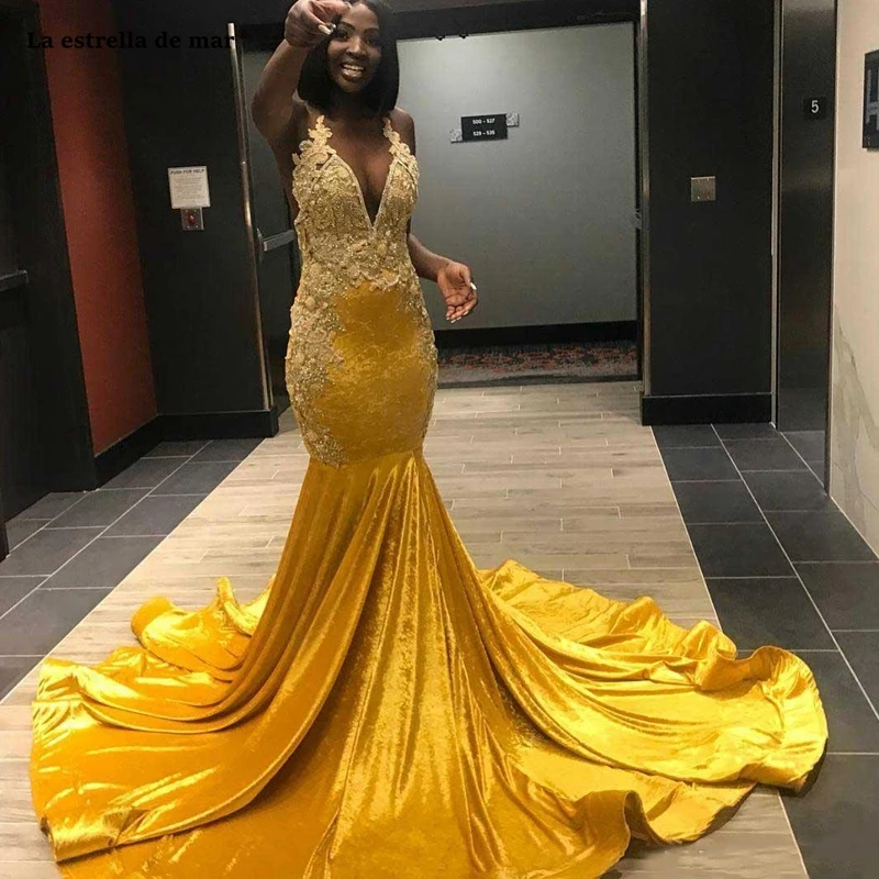 Amazing Gold Mermaid Beaded Prom Dresses Halter Deep V Neck Appliqued Black Girl Evening Gowns long Train VELOUR evening Gown
Amazing Gold Mermaid Beaded Prom Dresses Halter Deep V Neck Appliqued Black Girl Evening Gowns long Train VELOUR evening Gown