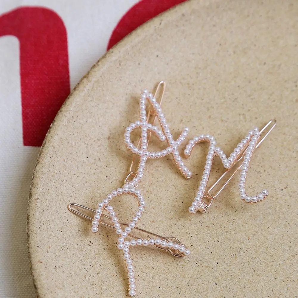Korean Letter Faux Pearl Hairpins Girls Sweet Fashion Minimalist Hair Clips Barrette Women Hair Accessories Jewelry bandeau
Korean Letter Faux Pearl Hairpins Girls Sweet Fashion Minimalist Hair Clips Barrette Women Hair Accessories Jewelry bandeau
