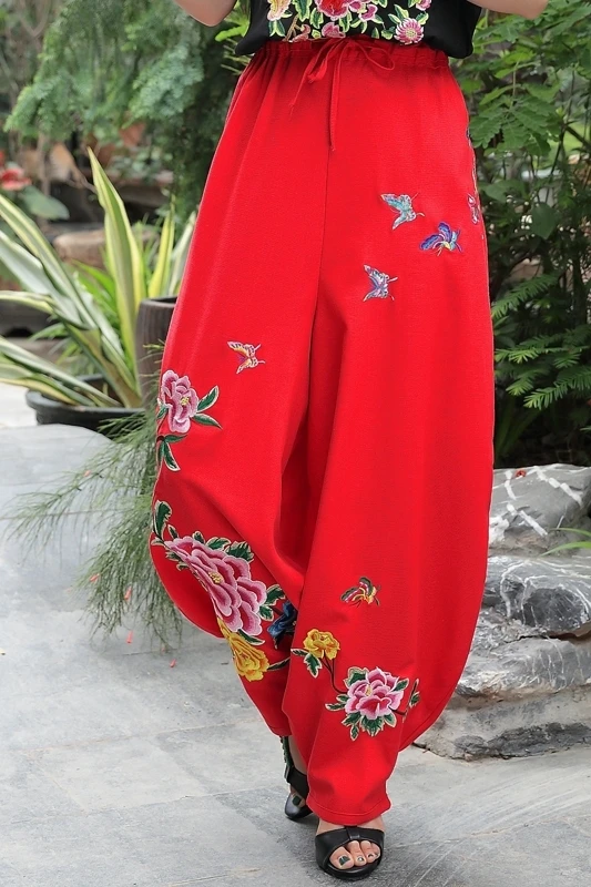 Cotton Linen Women Casual Pants 2019 Fashion Loose Vintage Floral Embroidery Long Pants Elastic Waist Harem Trousers Pantalon
Cotton Linen Women Casual Pants 2019 Fashion Loose Vintage Floral Embroidery Long Pants Elastic Waist Harem Trousers Pantalon