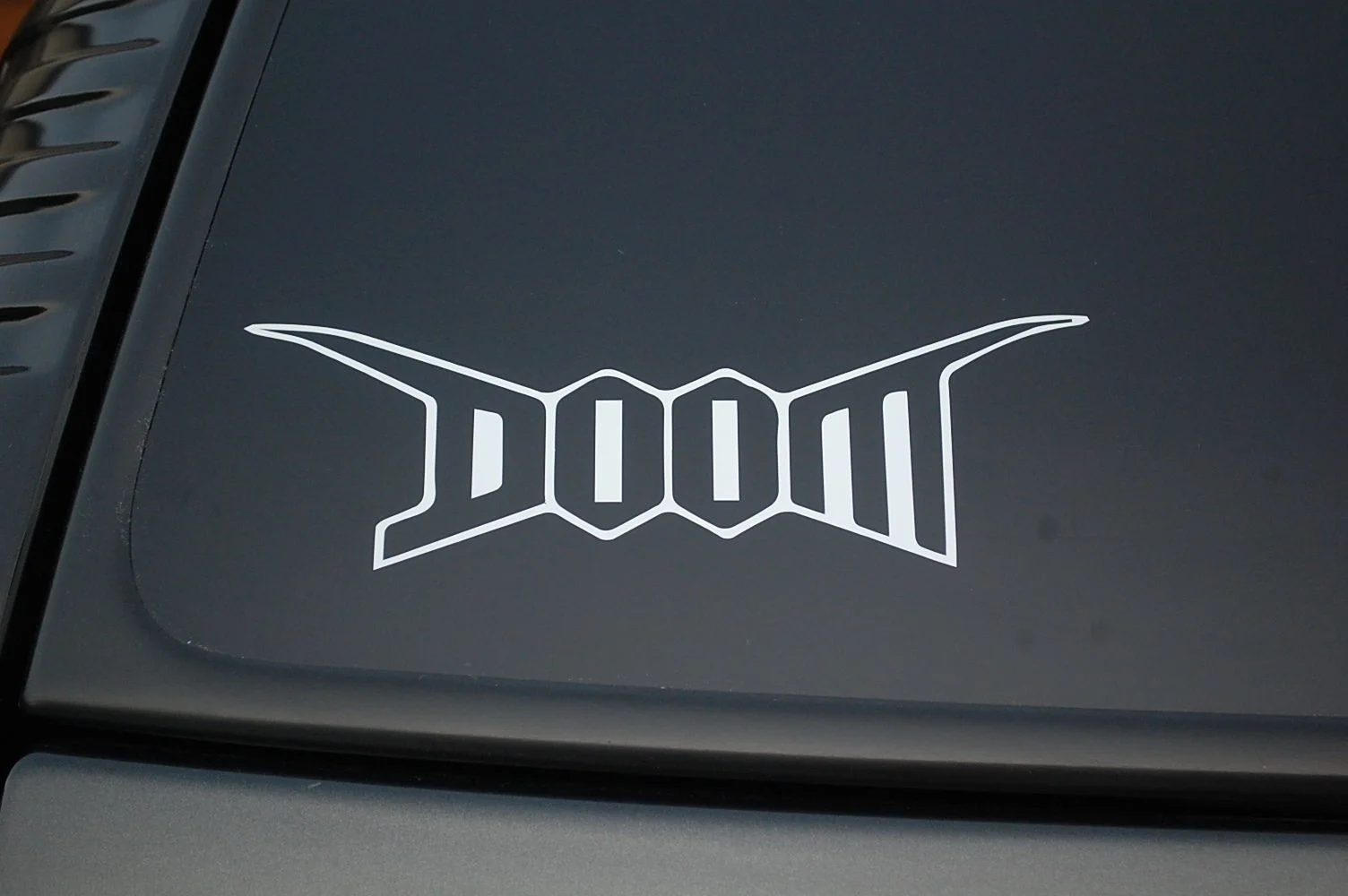 Виниловая наклейка Doom (V261) корка панк грязь дистопия Rotten выберите размер!