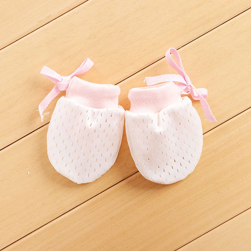 Baby Mittens For Newborns Gloves Natural Cotton Anti Scratch Baby Gloves boy girl Accessories Care Teething Mitten Winter
Baby Mittens For Newborns Gloves Natural Cotton Anti Scratch Baby Gloves boy girl Accessories Care Teething Mitten Winter