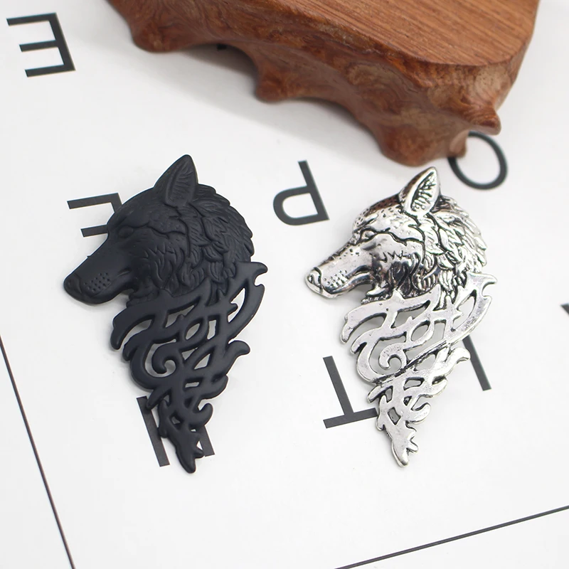 Fashion Retro Wolf Head Brooch Domineering High-End Unisex Wolfhead Brooch Ladies Men's Animal Suit Collar Pin Buckle Jewelry
Fashion Retro Wolf Head Brooch Domineering High-End Unisex Wolfhead Brooch Ladies Men's Animal Suit Collar Pin Buckle Jewelry