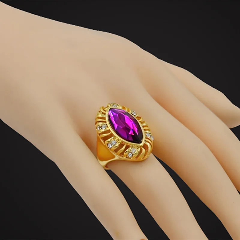 Filled Large Size Retro Crown Big Rings For Women Men Jewelry Pink Austrian Crystal Ring Brand Luxury Jewelry Wholesale
Filled Large Size Retro Crown Big Rings For Women Men Jewelry Pink Austrian Crystal Ring Brand Luxury Jewelry Wholesale