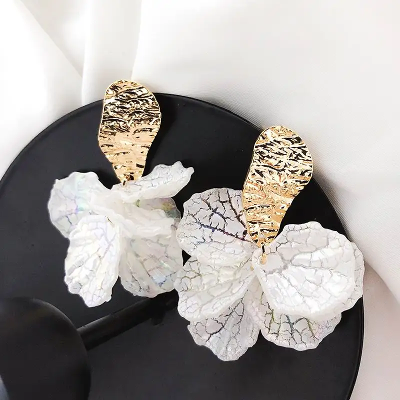 Korean White Shell Flower Petal Drop Earrings For Women New Statement pendientes Trendy Jewelry
Korean White Shell Flower Petal Drop Earrings For Women New Statement pendientes Trendy Jewelry