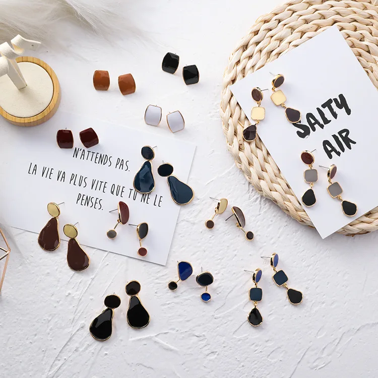 MENGJIQIAO 2019 Korean New Vintage Geometric Irregular Square Water Drop Enamel Asymmetric Earrings For Women Fashion Oorbellen
MENGJIQIAO 2019 Korean New Vintage Geometric Irregular Square Water Drop Enamel Asymmetric Earrings For Women Fashion Oorbellen