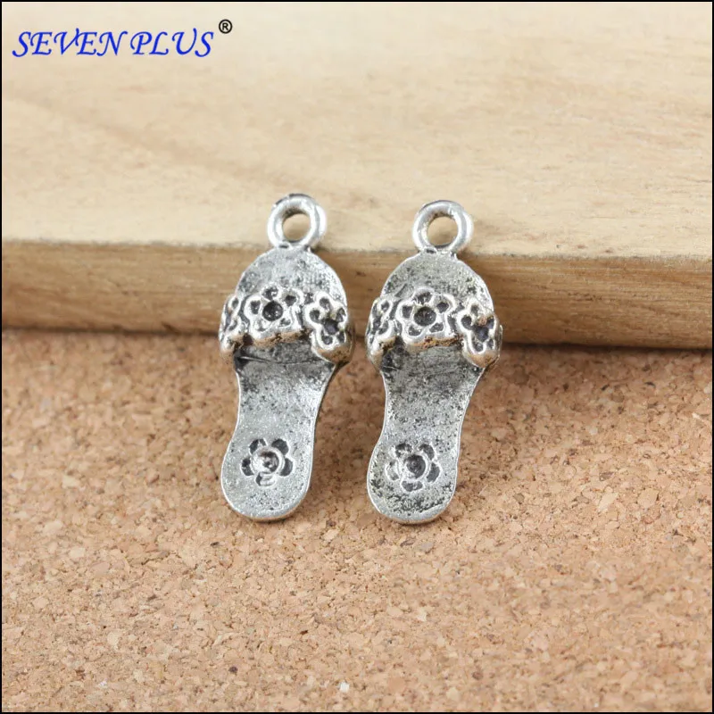 High Quality 20 Pieces/Lot 9mm*23mm Antique Silver Plated Women Slipper Flip Flop Charm 1086
High Quality 20 Pieces/Lot 9mm*23mm Antique Silver Plated Women Slipper Flip Flop Charm 1086