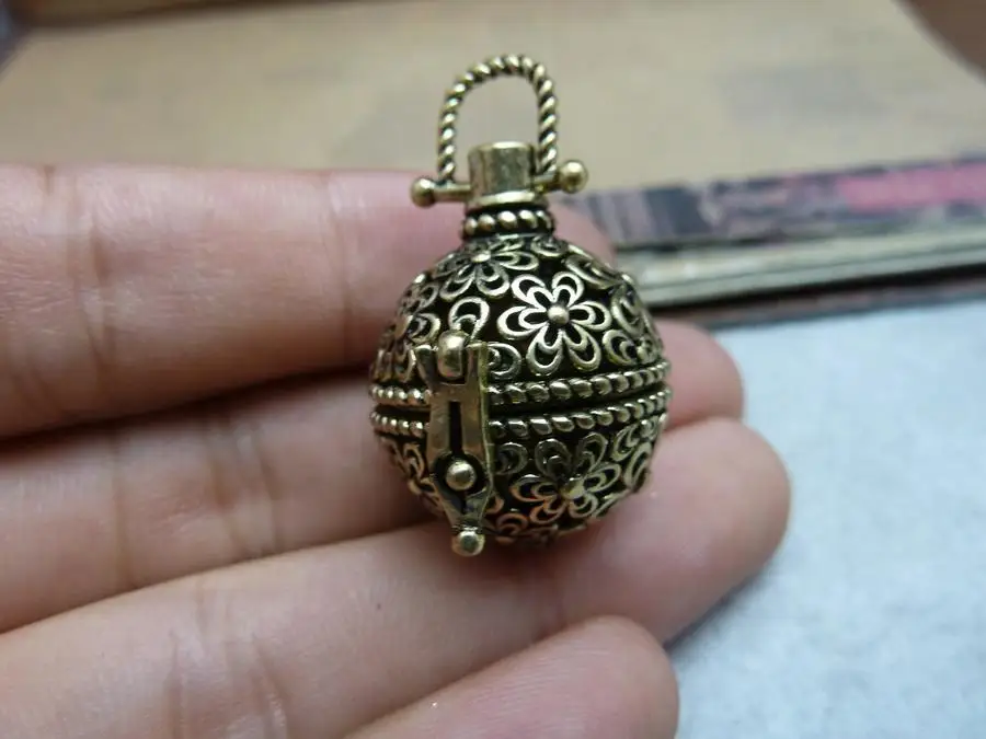 Fairy Orb Lockets -4pcs Hollow Pireced Lucky Magic Box Flower Locket Charm Pendants 22x29m c8046
Fairy Orb Lockets -4pcs Hollow Pireced Lucky Magic Box Flower Locket Charm Pendants 22x29m c8046