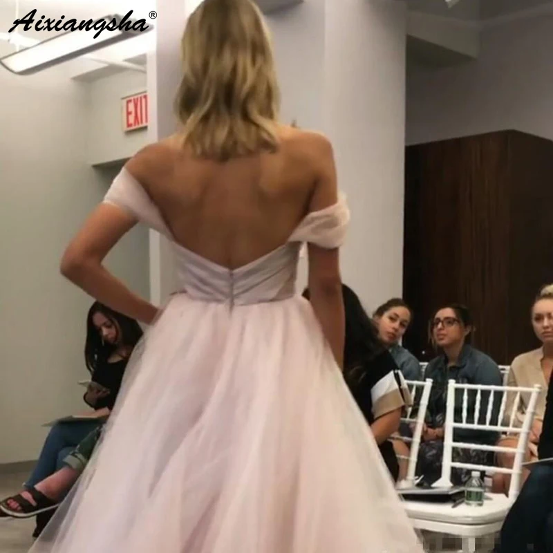 Modest Prom Dresses Ball Gown vestidos de fiesta largos elegantes de gala Off The Shoulder Sweetheart Dress Evening Gown
Modest Prom Dresses Ball Gown vestidos de fiesta largos elegantes de gala Off The Shoulder Sweetheart Dress Evening Gown