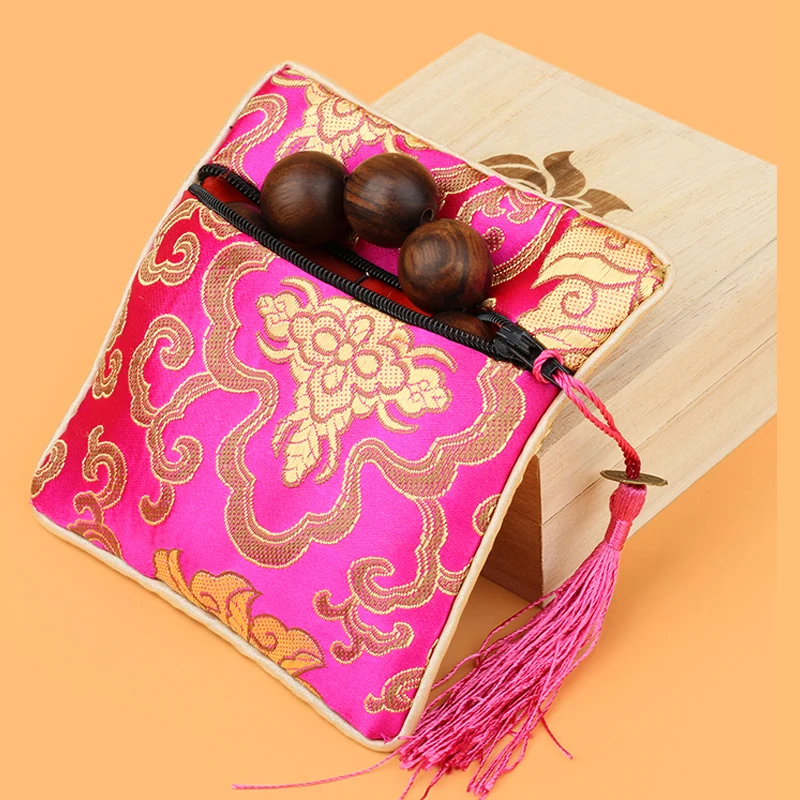 Multifunctional Chinese Wind Silk Jewelry Organizer Silk Embroidery Pouches Bag Ring Bar Bird Travel Roll Bags 11.5*11.5cm
Multifunctional Chinese Wind Silk Jewelry Organizer Silk Embroidery Pouches Bag Ring Bar Bird Travel Roll Bags 11.5*11.5cm
