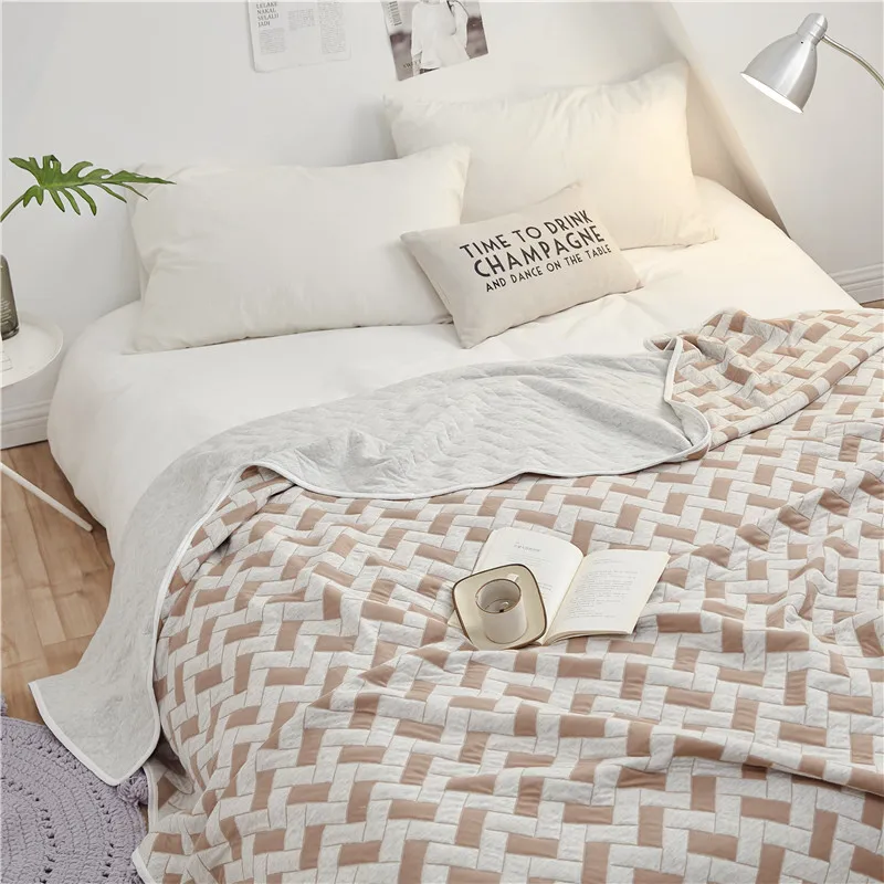Air Condition Summer Quilt Comforter Bed Cover Quilting Home Textiles Suitable for Adults Family Dormitory Covered Blanket
Air Condition Summer Quilt Comforter Bed Cover Quilting Home Textiles Suitable for Adults Family Dormitory Covered Blanket