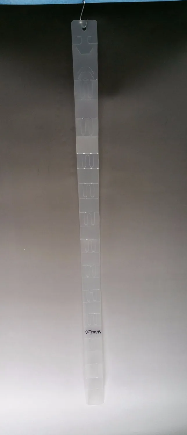 L 830mm Plastic Clear PP Retail Hanging Merchandising Products Clip Strips 12pcs Products Display In Supermarket Store 3000pcs
L 830mm Plastic Clear PP Retail Hanging Merchandising Products Clip Strips 12pcs Products Display In Supermarket Store 3000pcs