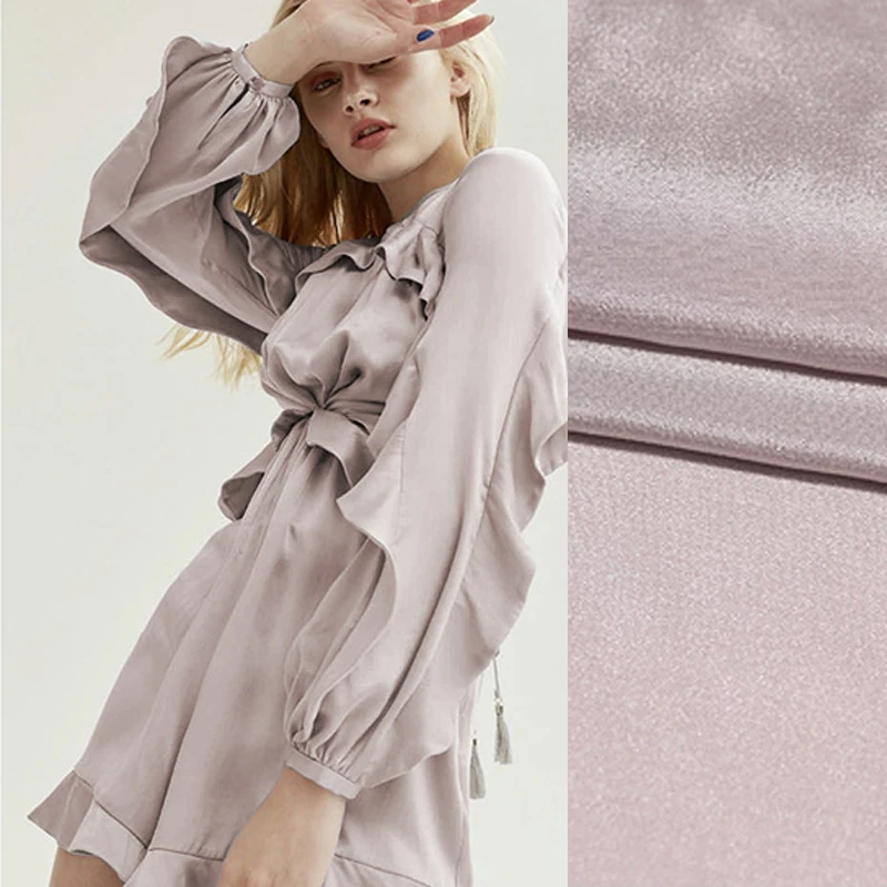 Однотонная серая шелковая ткань крепдешина 110 см шириной 18 мм для блузки Платья Чонсам брюк рубашки C008
Однотонная серая шелковая ткань крепдешина 110 см шириной 18 мм для блузки Платья Чонсам брюк рубашки C008