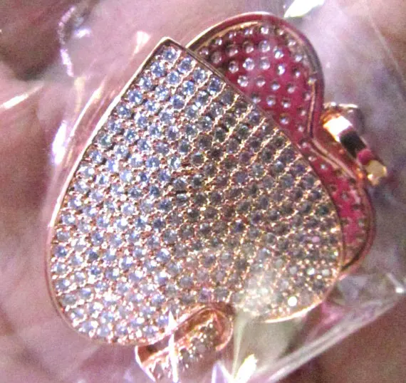 Top Quality 6pcs 30mm Micro Pave Diamond Heart Pendant, Pave Black Diamond CZ Pendant, Heart Charm,Heart Ring Jet Gunmetal beads
Top Quality 6pcs 30mm Micro Pave Diamond Heart Pendant, Pave Black Diamond CZ Pendant, Heart Charm,Heart Ring Jet Gunmetal beads