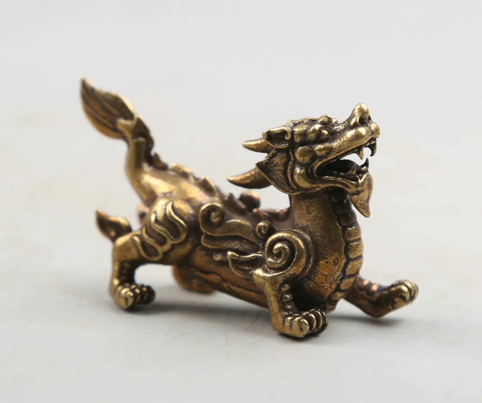 60MM/2.4" Collect Curio Rare China Fengshui Bronze Exquisite Animal Auspicious Beast Qilin Kylin Unicorn Pendant Statuary 40g
60MM/2.4" Collect Curio Rare China Fengshui Bronze Exquisite Animal Auspicious Beast Qilin Kylin Unicorn Pendant Statuary 40g
