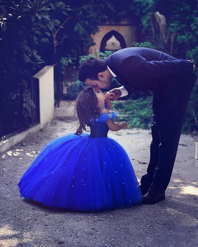 Royal Blue Flower Girl Dresses For Weddings Ball Gown Tulle Crystals Long First Communion Dresses For Little Girls
Royal Blue Flower Girl Dresses For Weddings Ball Gown Tulle Crystals Long First Communion Dresses For Little Girls