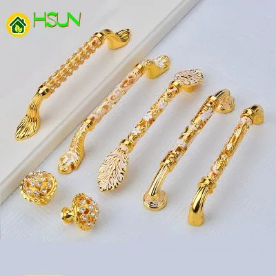 2Pcs Golden Crystal Handle Aureate European handle hollow out chest ambry door of drawer cupboard auger round single hole handle
2Pcs Golden Crystal Handle Aureate European handle hollow out chest ambry door of drawer cupboard auger round single hole handle