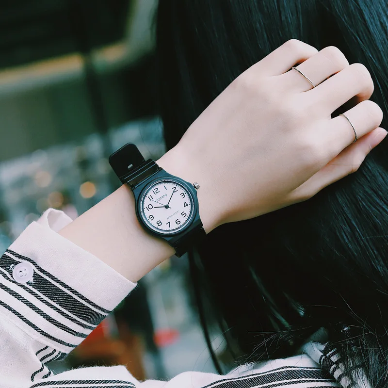 Fashion Silicone Women Watches Ultra-Thin Black White Simple Female Quartz Watch Ulzzang Popular Brand Ladies Wristwatches
Fashion Silicone Women Watches Ultra-Thin Black White Simple Female Quartz Watch Ulzzang Popular Brand Ladies Wristwatches