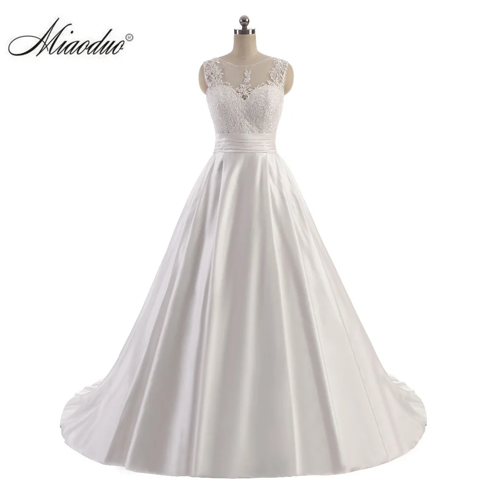 Miaoduo Ball Gown Satin Wedding Dresses top Lace 2022 Scoop Backless Bridal Gowns Vestido De Noiva Princesa Hot Sale in stock
Miaoduo Ball Gown Satin Wedding Dresses top Lace 2022 Scoop Backless Bridal Gowns Vestido De Noiva Princesa Hot Sale in stock