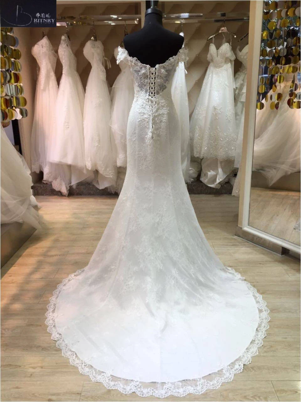 Новое поступление кружевное свадебное платье русалки 2018 винтажное с v-образным