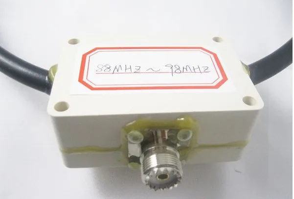 FMUSER 2bay Twor in One разветвитель мощности/комбайнер 300 Вт для дипольной антенны 88 МГц-108 МГц
FMUSER 2bay Twor in One разветвитель мощности/комбайнер 300 Вт для дипольной антенны 88 МГц-108 МГц