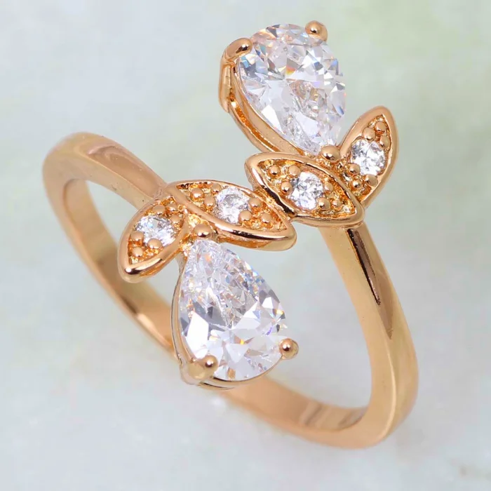 Glam Luxe Mysterious White Cubic Zirconia gold ring fashion jewelry Rings for women size 6 7 8 9 AR336
Glam Luxe Mysterious White Cubic Zirconia gold ring fashion jewelry Rings for women size 6 7 8 9 AR336