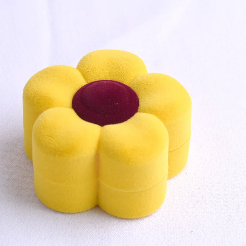 Creative Cute Sunflower Shape Lovely Earrings Ring Box Velvet Gift Box Jewelry Necklace Case Wholesale
Creative Cute Sunflower Shape Lovely Earrings Ring Box Velvet Gift Box Jewelry Necklace Case Wholesale