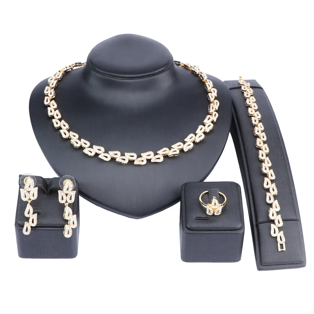 Fashion Wedding African Beads Jewelry Sets Dubai Gold Color Crystal Necklace Earring Jewelry Sets Costume Romantic Sets
Fashion Wedding African Beads Jewelry Sets Dubai Gold Color Crystal Necklace Earring Jewelry Sets Costume Romantic Sets