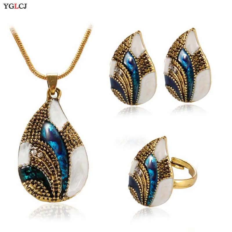 Women's Ornaments Retro Three-Piece Crystal Zircon Water Drop Pendant Necklace Earrings Set Gift 2020
Women's Ornaments Retro Three-Piece Crystal Zircon Water Drop Pendant Necklace Earrings Set Gift 2020